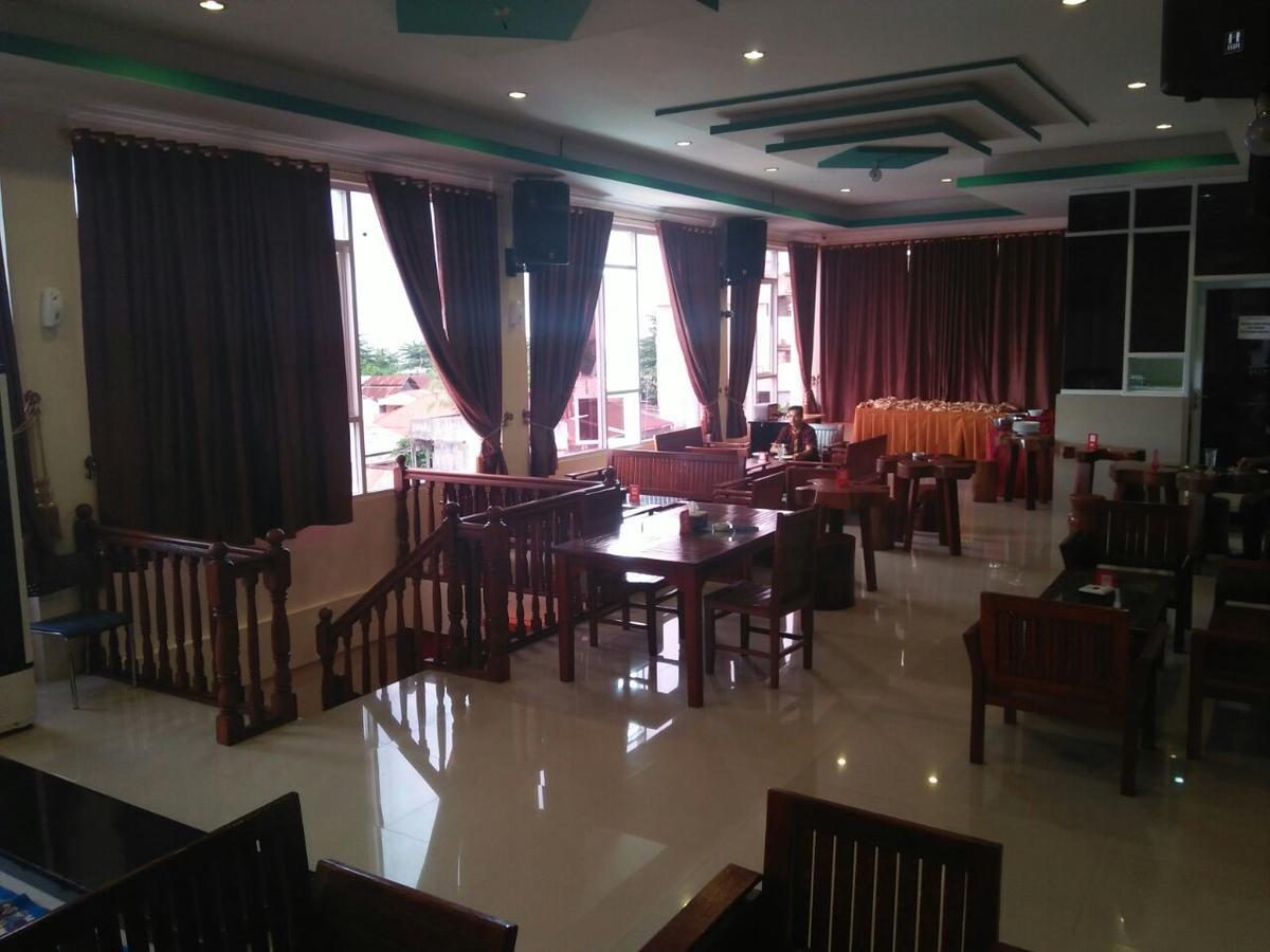 Benhur Hotel Padang  Buitenkant foto